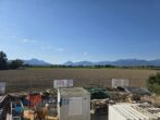 Tolle Neubau-Dachgeschosswohnung mit unverbaubarer Bergblick und ruhiger Lage! - 2Der schreitet kräftig voran- bei diesem Blick