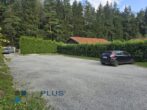 Seltenes Mehrfamilienhaus in Raubling-Nicklheim mit hervorragender Rendite und großem Grund! - Parkflächen